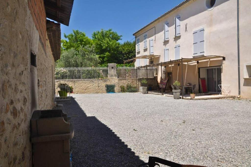 Le Gite Du Jas Vieux Montfort  Экстерьер фото