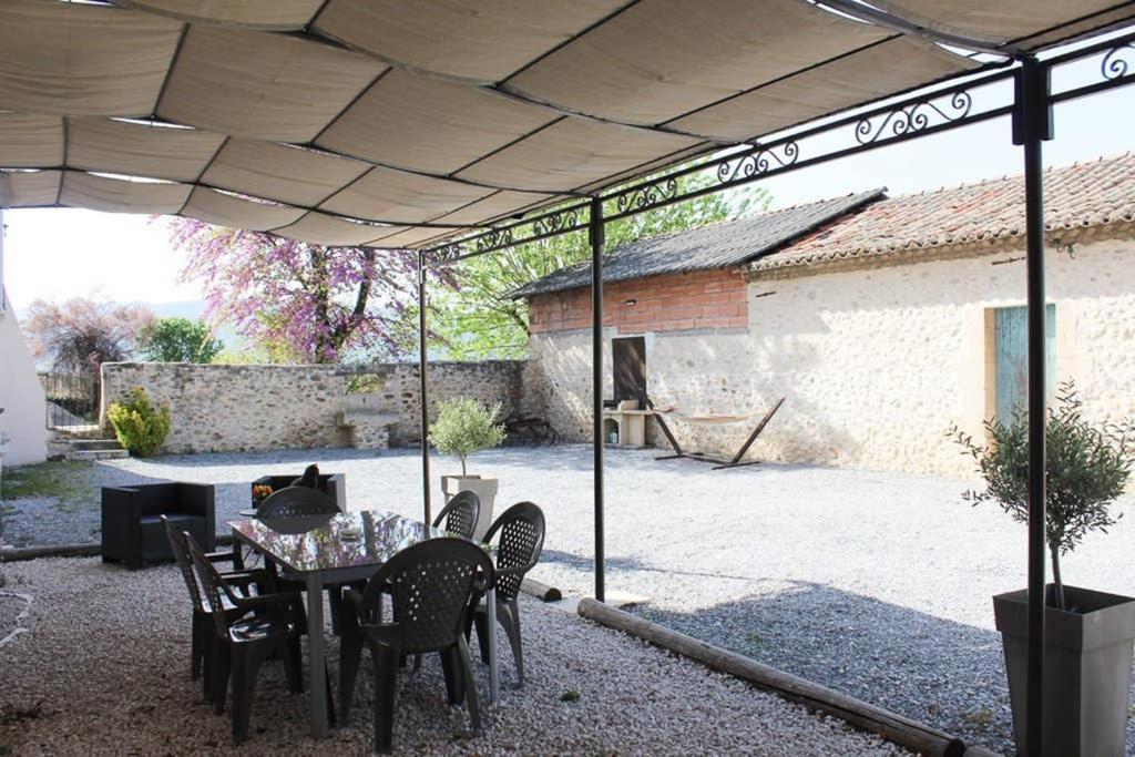 Le Gite Du Jas Vieux Montfort  Экстерьер фото